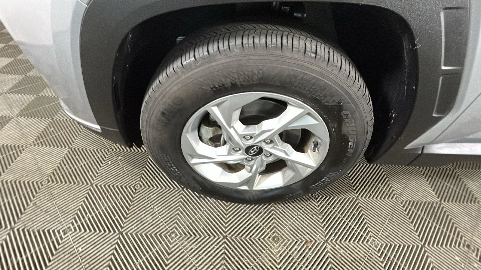 Certified 2024 Hyundai Tucson SE AWD/4WD image 12