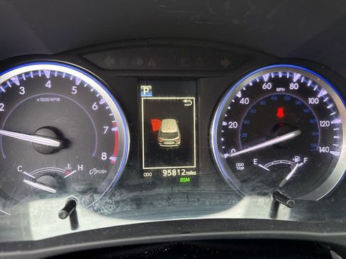 Used 2018 Toyota Highlander XLE image 13