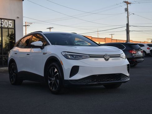 Used 2022 Volkswagen ID.4 Pro image 3
