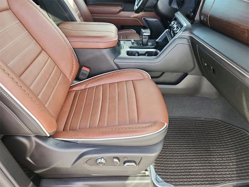 Used 2024 GMC Sierra 1500 Denali Ultimate image 11