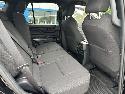 Used 2025 Toyota 4Runner SR5 AWD/4WD image 25