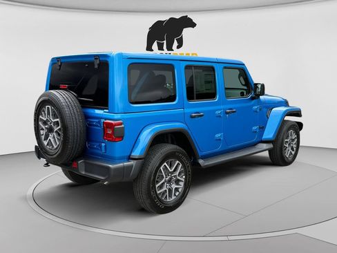 New 2026 Jeep Wrangler Unlimited Sahara w/ Technology Group AWD/4WD image 3