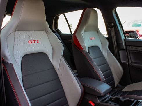 Used 2024 Volkswagen GTI Autobahn image 41