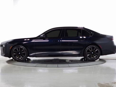Used 2023 BMW 760i xDrive image 10