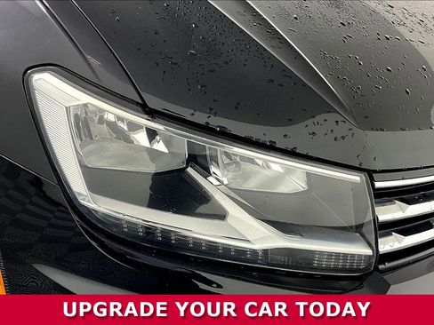 Used 2018 Volkswagen Tiguan SE w/ Panoramic Sunroof Package image 28