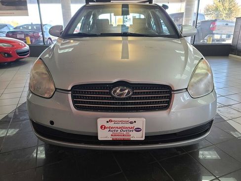 Used 2009 Hyundai Accent GLS image 3