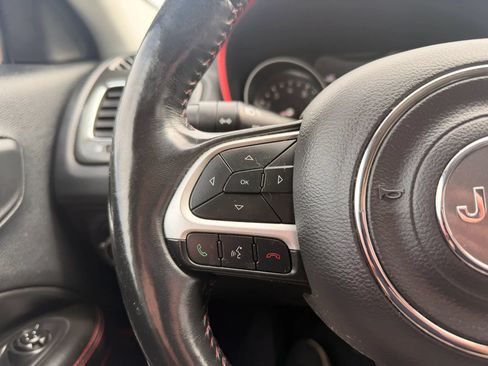 Used 2018 Jeep Compass Trailhawk w/ Leather Interior Group AWD/4WD image 14