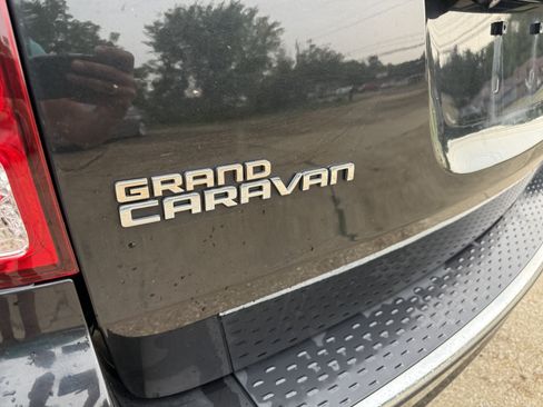 Used 2019 Dodge Grand Caravan SXT FWD image 10