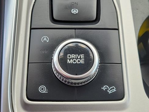 Used 2021 Ford Explorer XLT w/ Equipment Group 202A AWD/4WD image 33