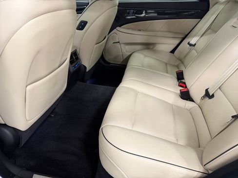 Used 2014 Hyundai Equus Signature image 24