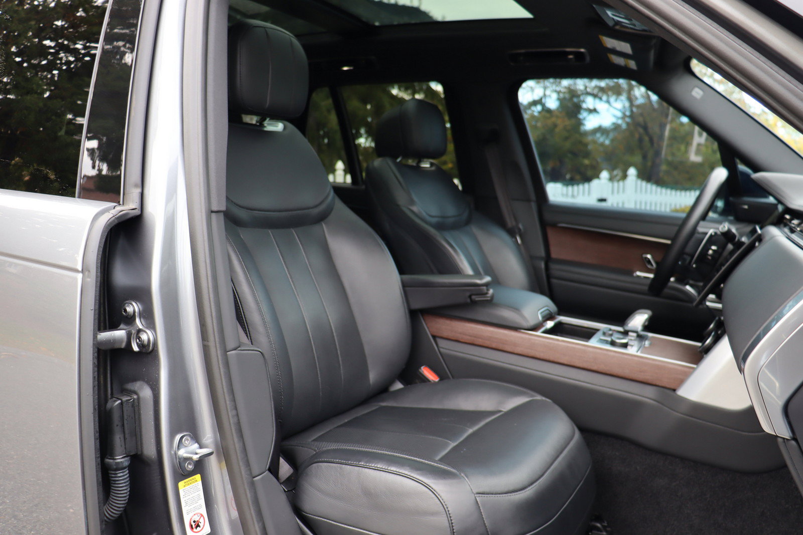 Used 2023 Land Rover Range Rover SE AWD/4WD image 21
