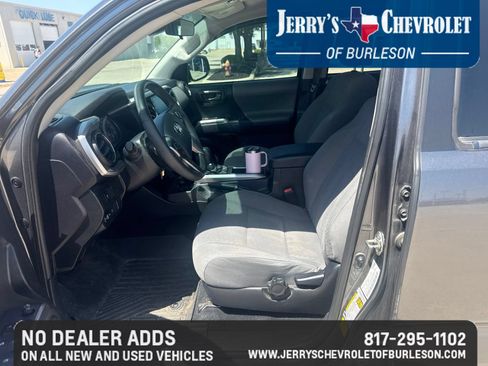 Used 2020 Toyota Tacoma SR5 w/ SR5 Appearance Package (SM) RWD image 6
