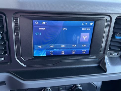 Used 2023 Ford Bronco Black Diamond image 18