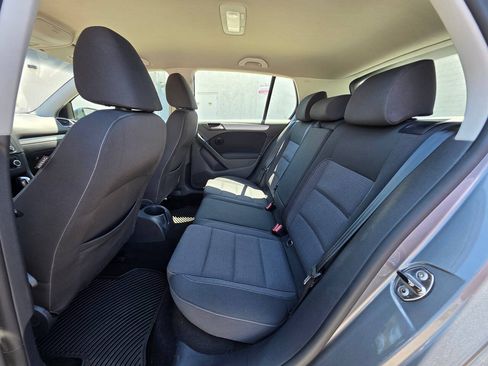 Used 2012 Volkswagen Golf 4-Door FWD image 25