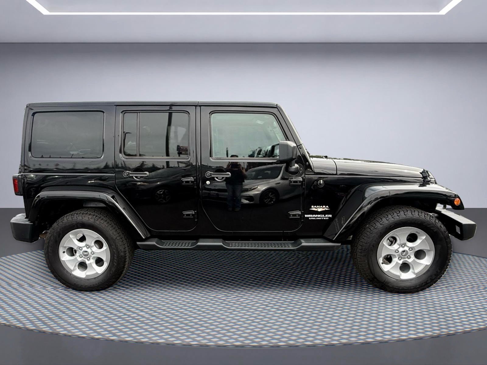 Used 2014 Jeep Wrangler Unlimited Sahara w/ Max Tow Package AWD/4WD image 10