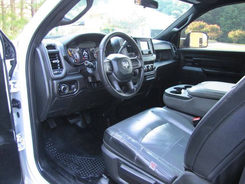 Used 2022 RAM 3500 Tradesman RWD image 13