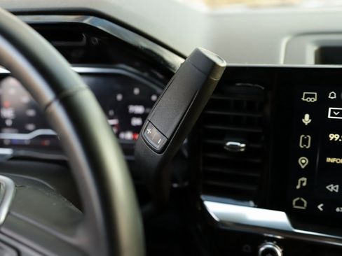 Used 2025 GMC Sierra 1500 SLT image 21