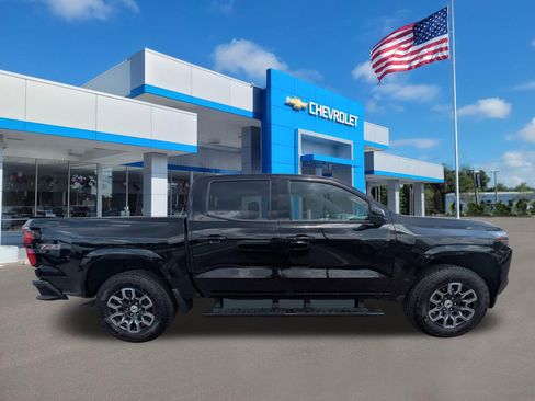 Used 2026 Chevrolet Colorado Z71 w/ Technology Package AWD/4WD image 2