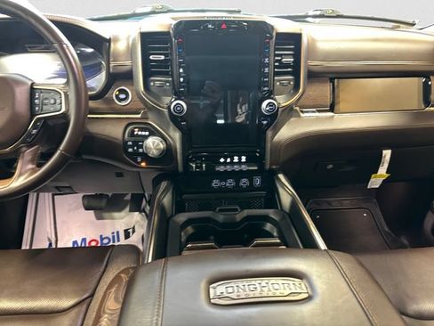Used 2025 RAM 1500 Limited AWD/4WD image 12