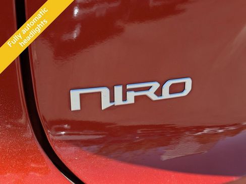 Used 2023 Kia Niro SX Touring FWD image 13