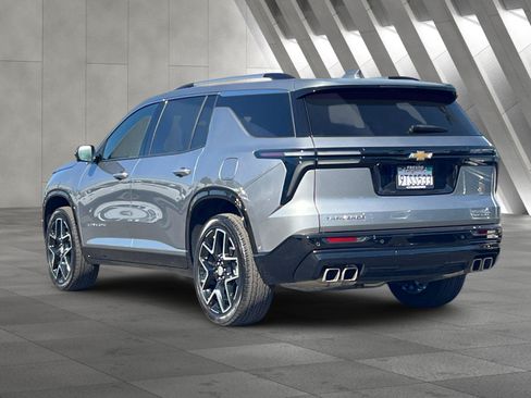 Used 2025 Chevrolet Traverse High Country FWD image 5