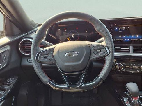 New 2026 Chevrolet Trax RS w/ Sunroof Package FWD image 15
