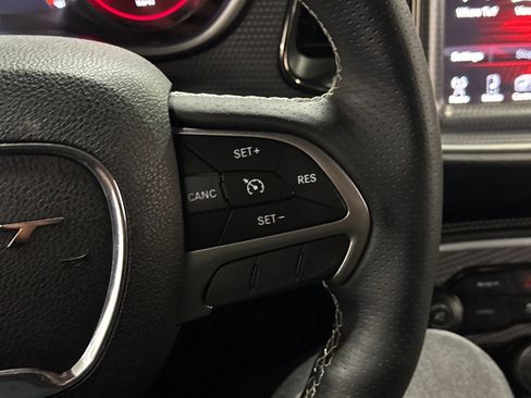 Used 2016 Dodge Challenger SRT Hellcat image 23