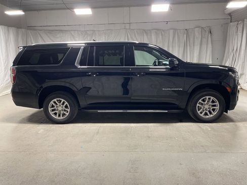 Used 2024 Chevrolet Suburban LT image 8