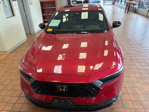 Used 2024 Honda Accord Sport image 4