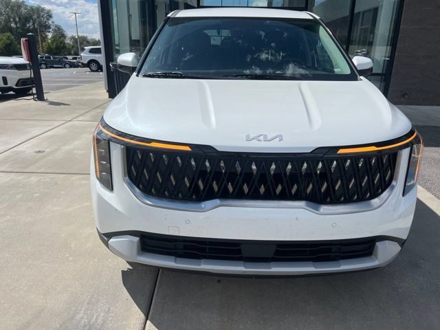 Used 2026 Kia Carnival LXS FWD image 4