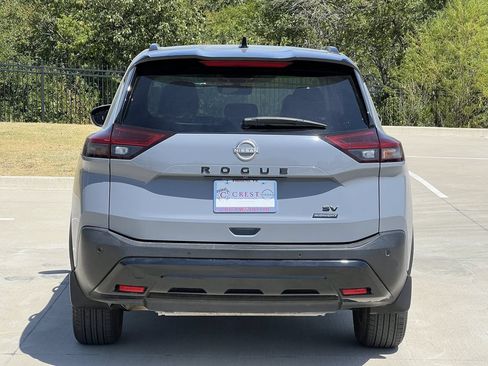 Used 2023 Nissan Rogue SV w/ SV Premium B Package FWD image 4