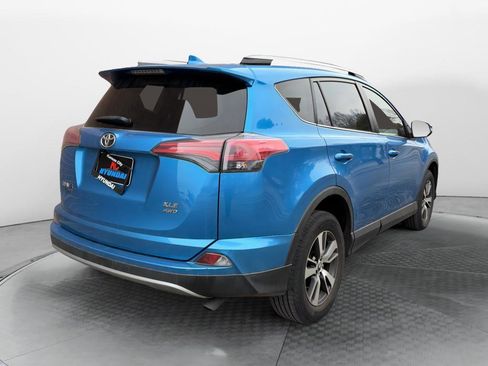 Used 2018 Toyota RAV4 XLE image 5