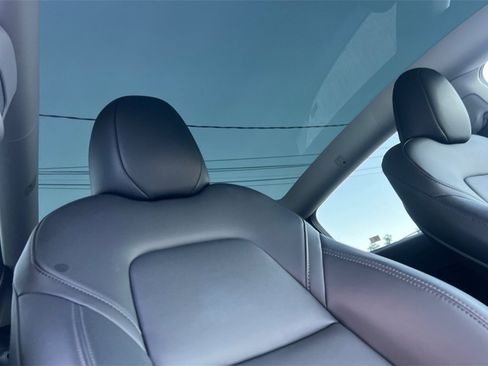 Used 2023 Tesla Model Y Long Range image 17
