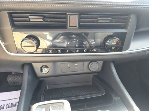 Used 2024 Nissan Rogue SV AWD/4WD image 20
