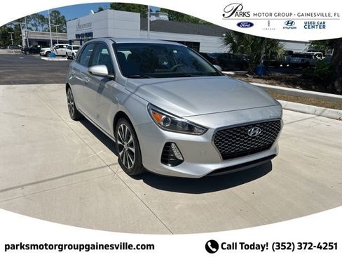 Used 2018 Hyundai Elantra GT FWD image 1