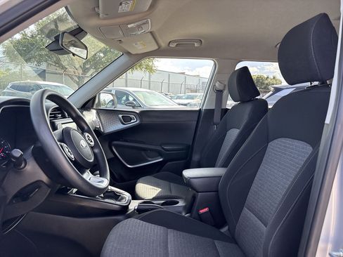 Used 2020 Kia Soul S FWD image 13