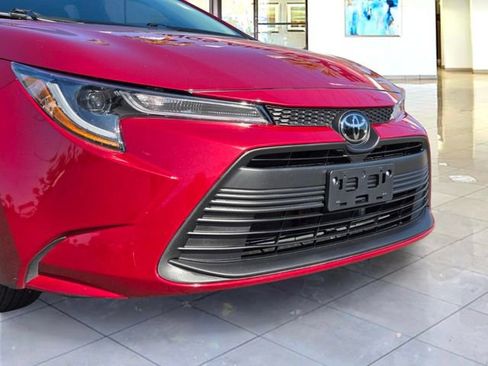 Used 2024 Toyota Corolla LE FWD image 2