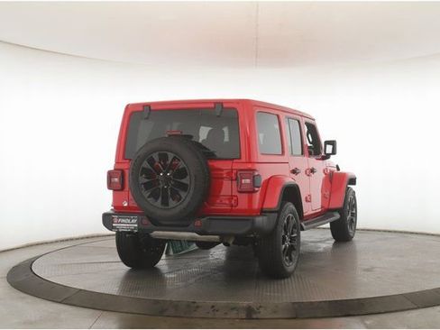 Used 2025 Jeep Wrangler Unlimited Sahara image 7