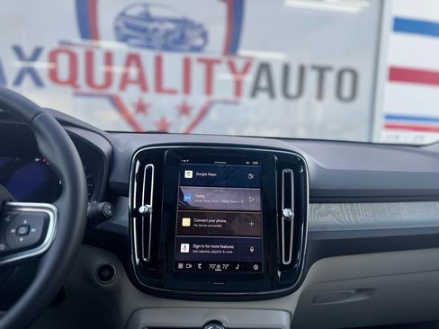 Used 2024 Volvo XC40 B5 Plus w/ Protection Package Premier image 41