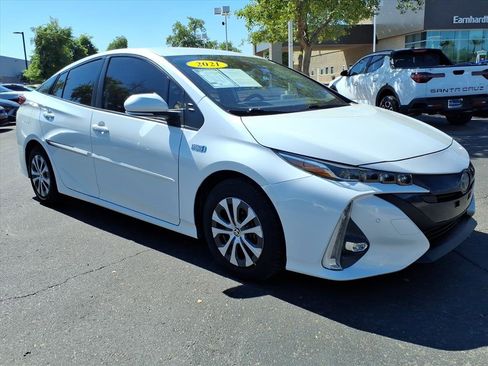 Used 2021 Toyota Prius Prime Limited image 7