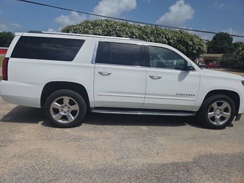 Used 2020 Chevrolet Suburban Premier RWD image 13