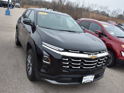 Used 2025 Chevrolet Equinox LT FWD image 10