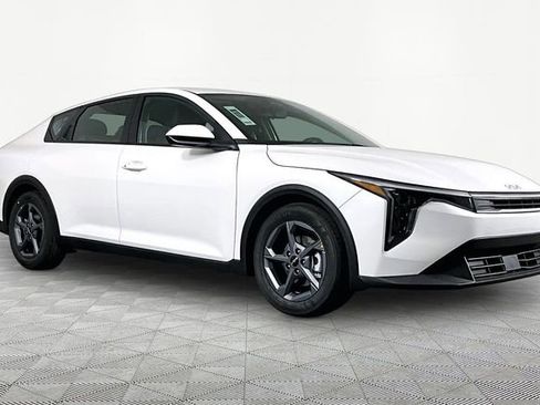 New 2026 Kia K4 FWD image 3