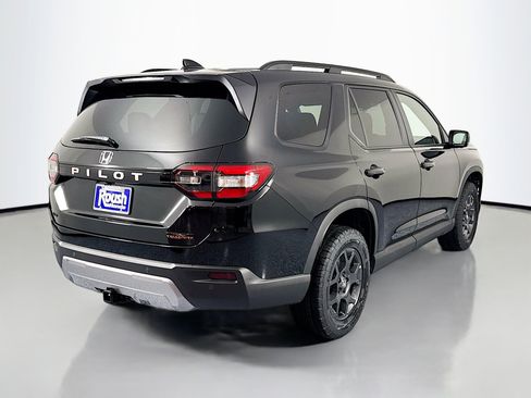 New 2026 Honda Pilot TrailSport image 5