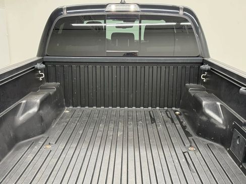 Used 2022 Toyota Tacoma TRD Off-Road image 35
