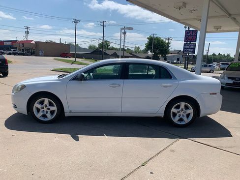 Used 2009 Chevrolet Malibu LS image 4