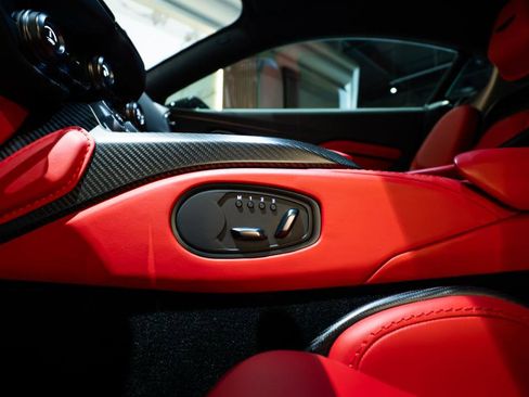 Used 2023 Aston Martin V12 Vantage RWD image 15