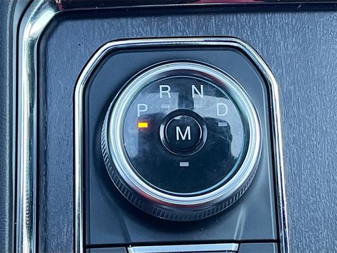 Used 2024 Ford Expedition Platinum image 17