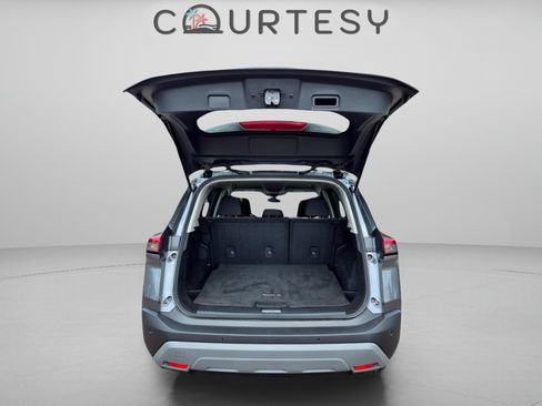 Certified 2023 Nissan Rogue SV FWD image 11