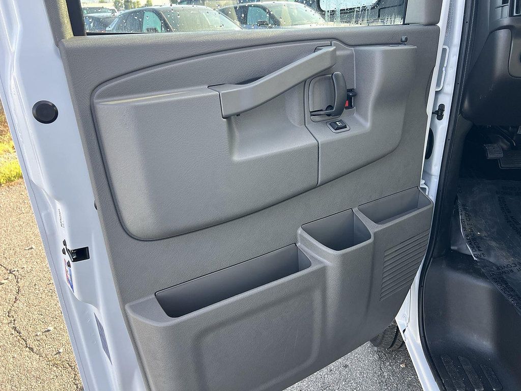 New 2026 GMC Savana 2500 w/ Driver Convenience Package RWD image 10